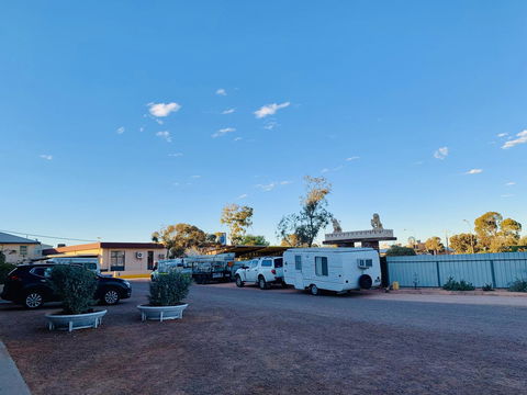 Opal Inn Hotel, Motel, Caravan Park - Perths Hotel 40