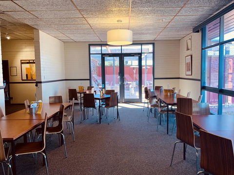 Opal Inn Hotel, Motel, Caravan Park - Perths Hotel 27