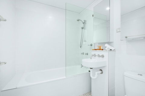 One Mile Retreat - Perths Hotel 11
