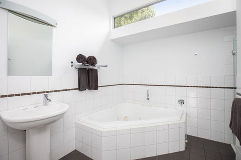 Blue Lake Holiday Park - Perths Hotel 42