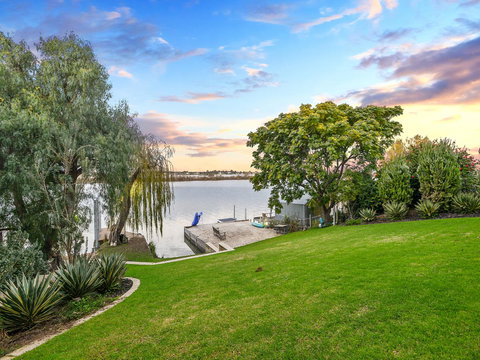 Muse On The Murray - Perths Hotel 11