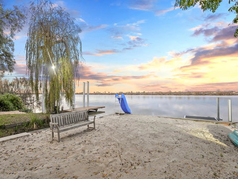 Muse On The Murray - Perths Hotel 5