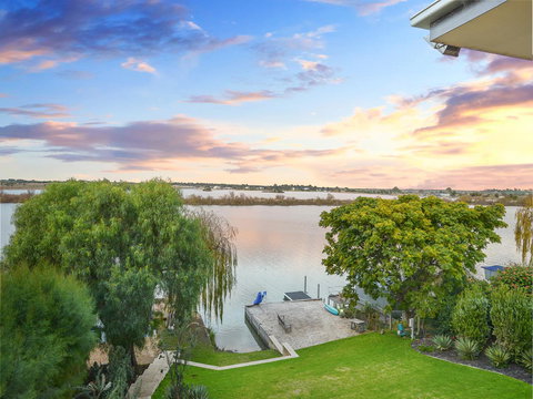 Muse On The Murray - Perths Hotel 18