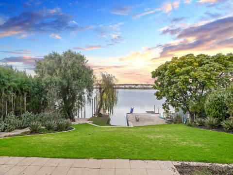 Muse On The Murray - Perths Hotel 12