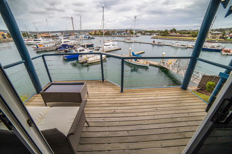 Marina Reflections - Perths Hotel 11