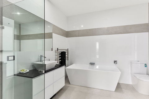 KENNEDY EXECUTIVE TOWNHOUSE - Perths Hotel 1