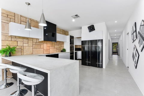 KENNEDY EXECUTIVE TOWNHOUSE - Perths Hotel 6