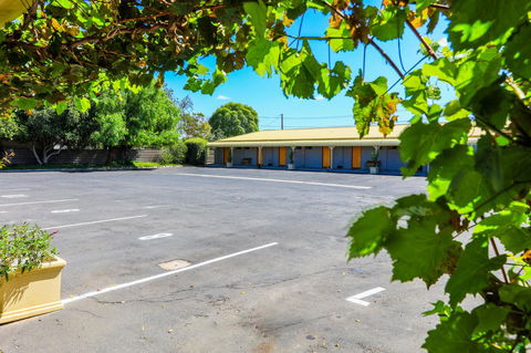 Country Roads Motor Inn Naracoorte - Perths Hotel 30