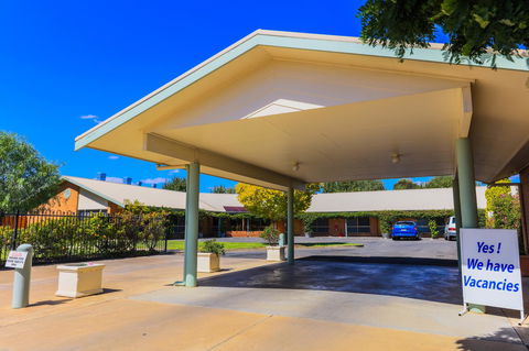 Country Roads Motor Inn Naracoorte - Perths Hotel 1