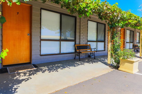Country Roads Motor Inn Naracoorte - Perths Hotel 24