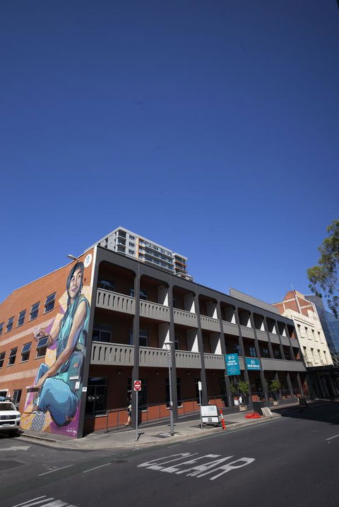 YHA Adelaide Central - Perths Hotel 6
