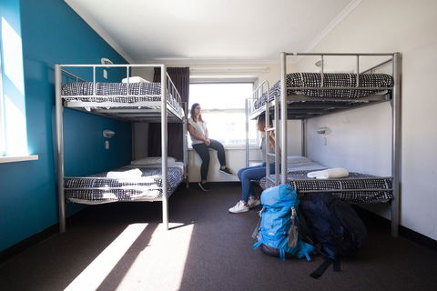 YHA Adelaide Central - Perths Hotel 14