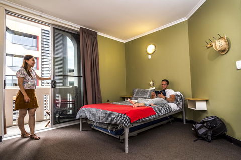YHA Adelaide Central - Perths Hotel 32