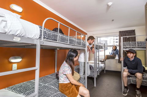 YHA Adelaide Central - Perths Hotel 21
