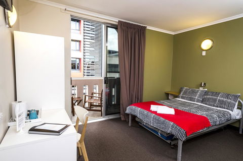 YHA Adelaide Central - Perths Hotel 31