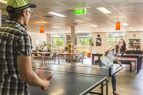 YHA Adelaide Central - Perths Hotel 38