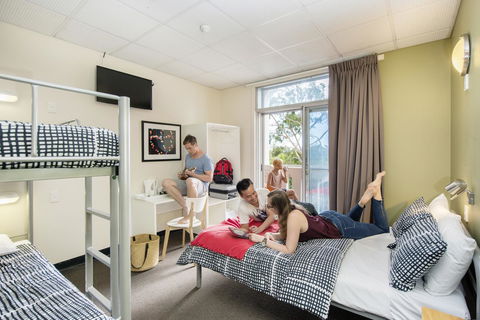 YHA Adelaide Central - Perths Hotel 43