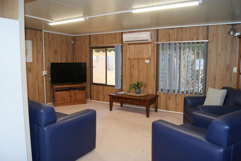 Ardrossan Caravan Park - Perths Hotel 26