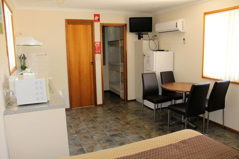 Ardrossan Caravan Park - Perths Hotel 29