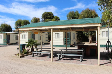 Ardrossan Caravan Park - Perths Hotel 15