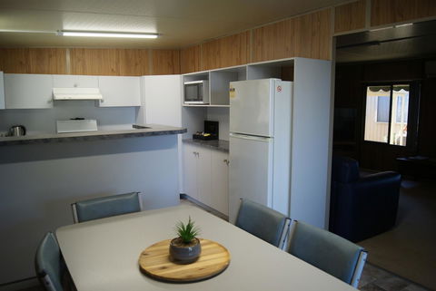 Ardrossan Caravan Park - Perths Hotel 27