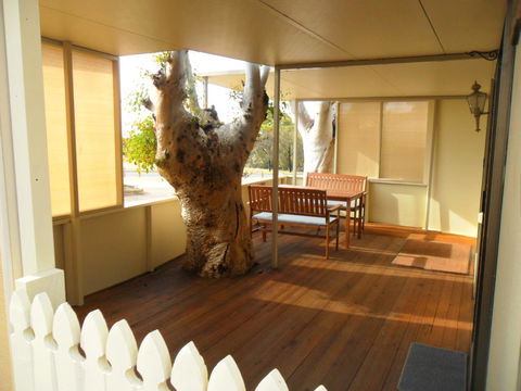 Ardrossan Caravan Park - Perths Hotel 25