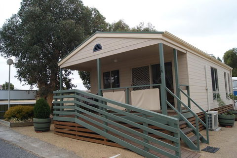 Ardrossan Caravan Park - Perths Hotel 4