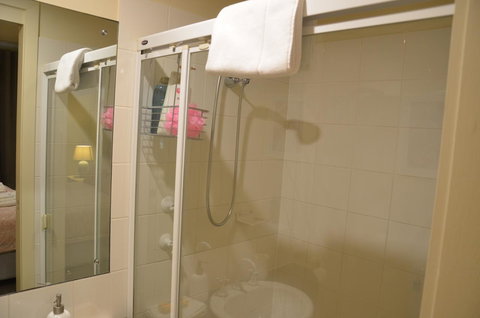 ADELAIDE CENTRAL APARTMENT - 3BR, 2BATH & CARPARK - Perths Hotel 18