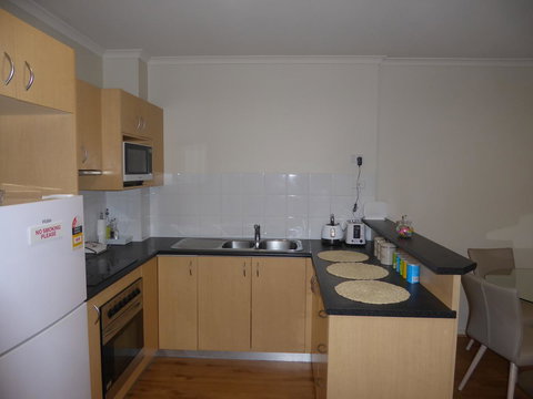 ADELAIDE CENTRAL APARTMENT - 3BR, 2BATH & CARPARK - Perths Hotel 5
