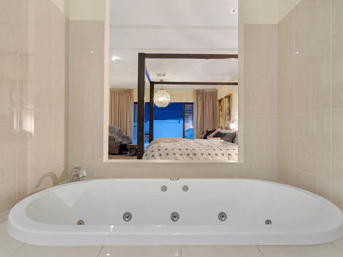 City-Barossa Gateway - Perths Hotel 1