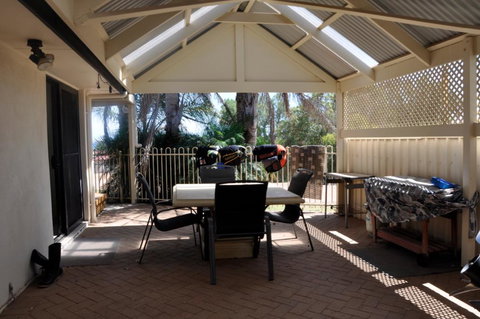 The Club House - Perths Hotel 1