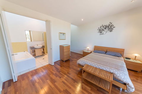 South Shores Villa 52 - Perths Hotel 17