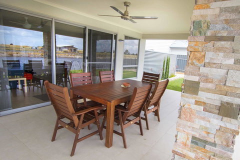 Brock's Base - Perths Hotel 2