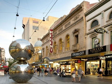 ONE Adelaide CBD - Perths Hotel 37