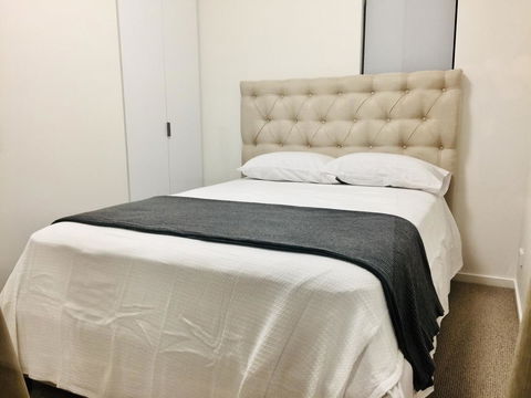 ONE Adelaide CBD - Perths Hotel 15