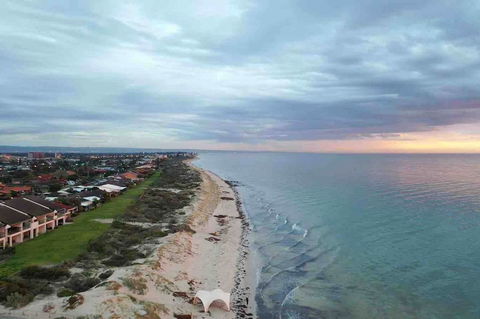 Luxurious 3 Bedroom Beachfront - Panoramic Views - Perths Hotel 11