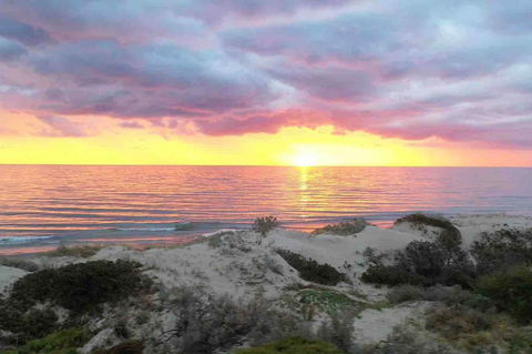 Luxurious 3 Bedroom Beachfront - Panoramic Views - Perths Hotel 14