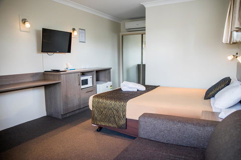Lilac City Motor Inn & Steakhouse - Perths Hotel 9