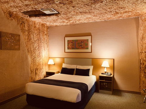 Desert Cave Hotel - Perths Hotel 12