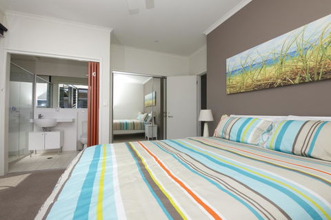 Boom 6 Boomerang Beach - Perths Hotel 9