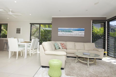 Boom 6 Boomerang Beach - Perths Hotel 1