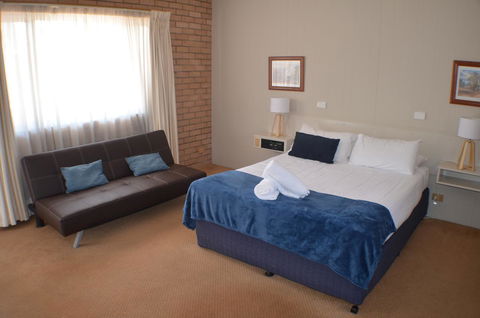 Deer Park Motor Inn Armidale - Perths Hotel 8