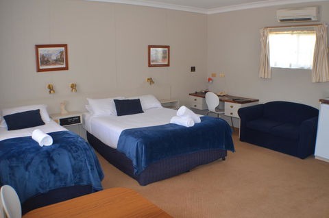 Deer Park Motor Inn Armidale - Perths Hotel 1