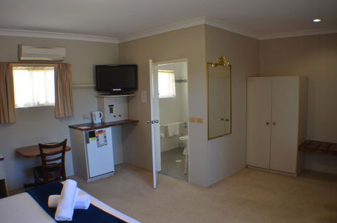 Deer Park Motor Inn Armidale - Perths Hotel 34