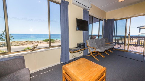 Sandy Feet 31 Gold Coast Drive - Perths Hotel 10