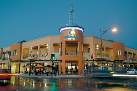 Mawson Lakes Hotel - Perths Hotel 8