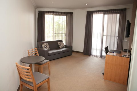 Mawson Lakes Hotel - Perths Hotel 38