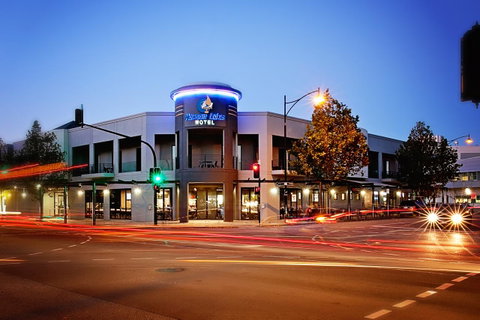 Mawson Lakes Hotel - Perths Hotel 0