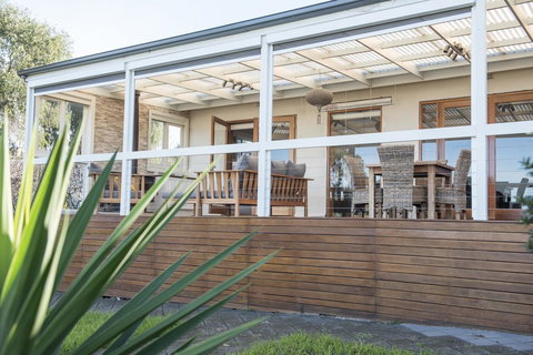 Port Lincoln Seaside Home - Perths Hotel 10