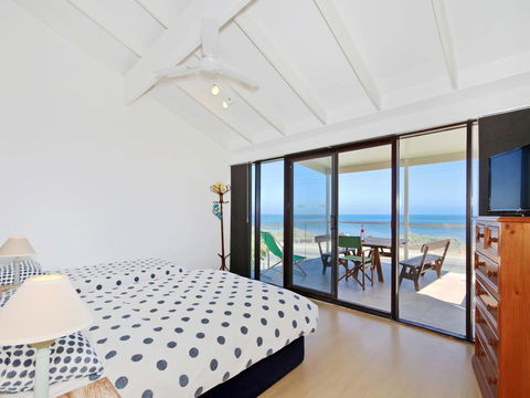 Pearl By The Sea - Perths Hotel 7